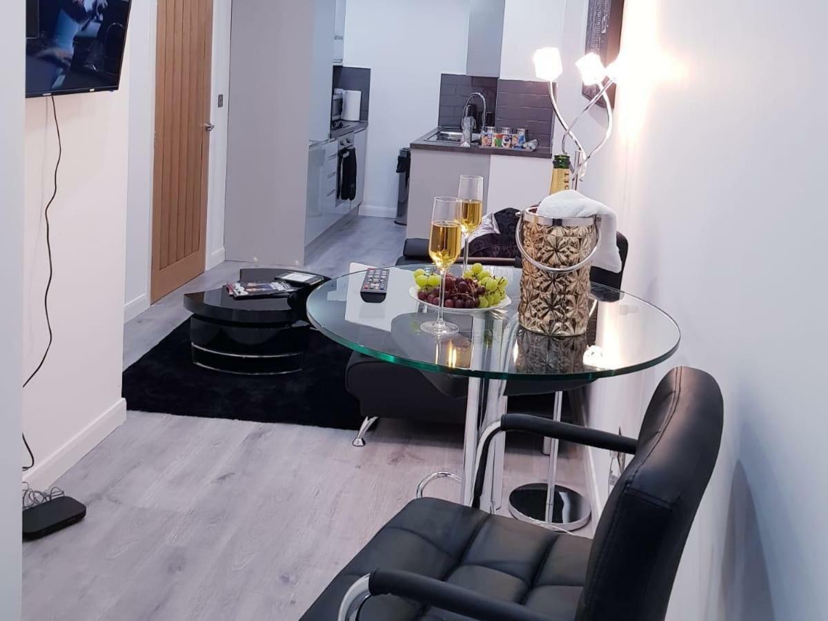 Z Home Apartments Leicester Esterno foto