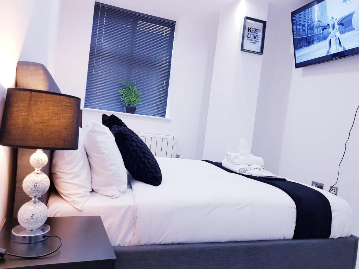Z Home Apartments Leicester Esterno foto